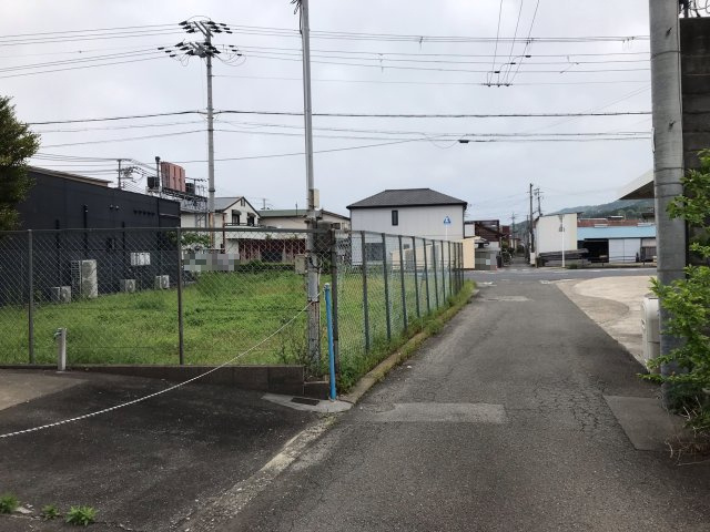 海南市名高・土地・56906の前面道路含む現地写真