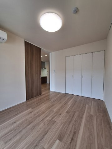 （シニア限定）Serenity Court東新町の洋室|収納がしっかり