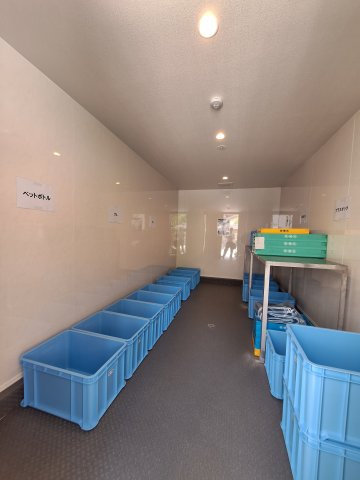 （シニア限定）Serenity Court東新町のロビー|保管庫（24 時間ゴミ出し可）