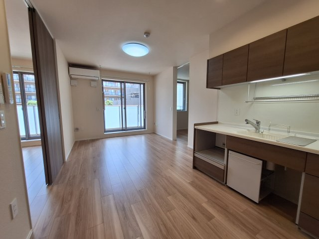 （シニア限定）Serenity Court東新町の居間・リビング|10.6帖LDK