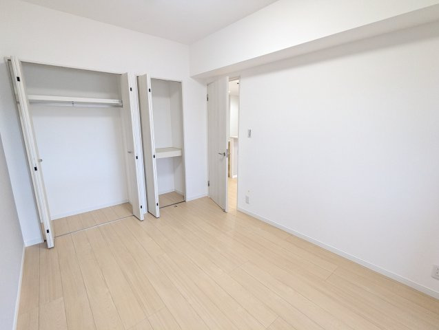 ライオンズマンション仲西の洋室