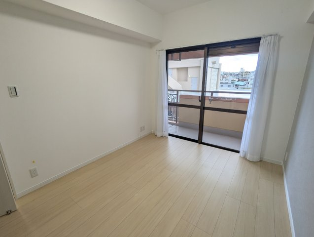 ライオンズマンション仲西の洋室