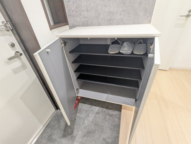 ライオンズマンション仲西の玄関