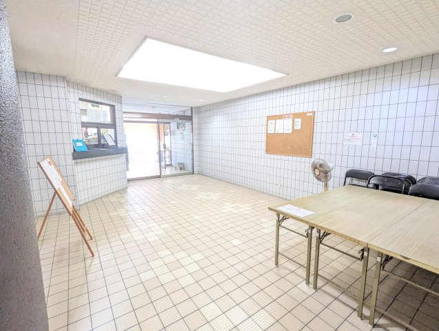 ライオンズマンション仲西のエントランス