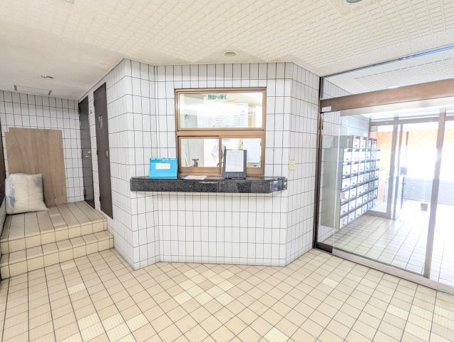 ライオンズマンション仲西のエントランス