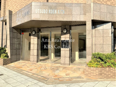 【ロビー】 | リーガル靭公園北 | エントランスにあるオートロック！便利な宅配ボックス設置！