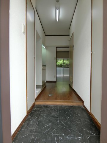 ハビタット351【キャッシュバック対象物件】の玄関|収納もある玄関です