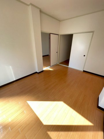 高良内コーポの洋室