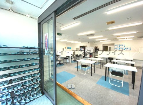 高槻市宮田町　貸店舗事務所のエントランス