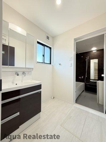 さぬき市志度の新築一戸建の独立洗面台