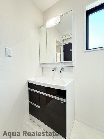 さぬき市志度の新築一戸建の独立洗面台