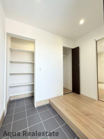 さぬき市志度の新築一戸建の玄関