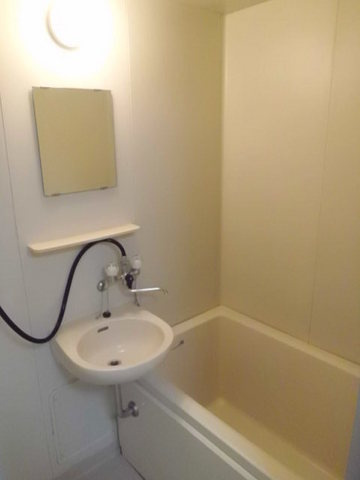 シティハイム　光１番館の洗面所|洗面台付きバスルーム