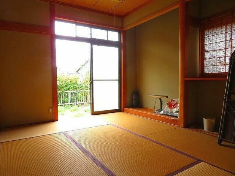 高知市横浜新町１丁目　中古一戸建ての和室|１階の落ち着いた雰囲気の和室付きです