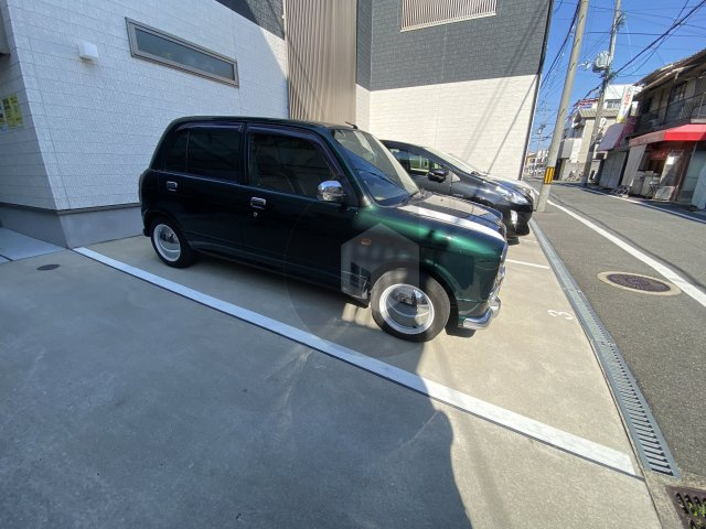 ステディ東大阪大平寺の駐車場