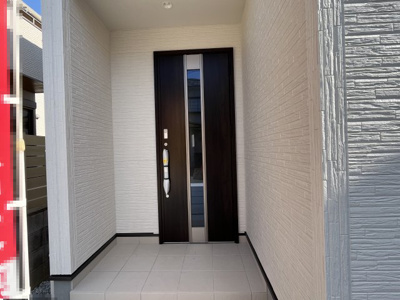 【玄関】 | 【20万円ｷｬｯｼｭﾊﾞｯｸ対象物件】リーブルガーデン川西町結崎19期 全1棟 1号棟