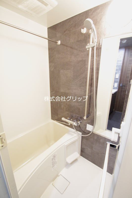 Le'a横濱関内弐番館の浴室