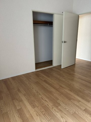 東急ドエルアルス大町の収納