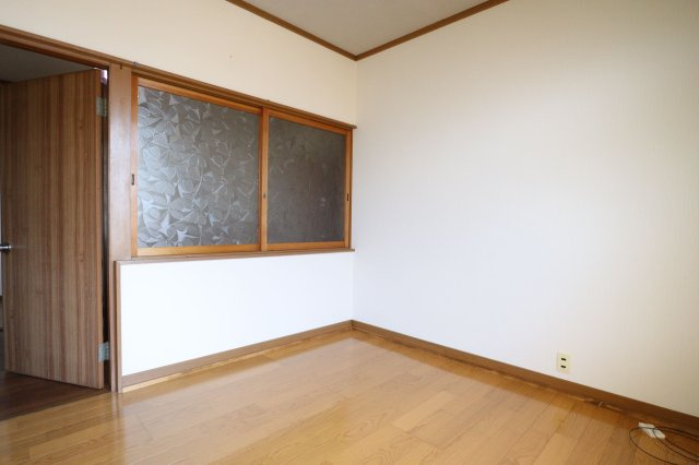 嵯峨野貸家の洋室