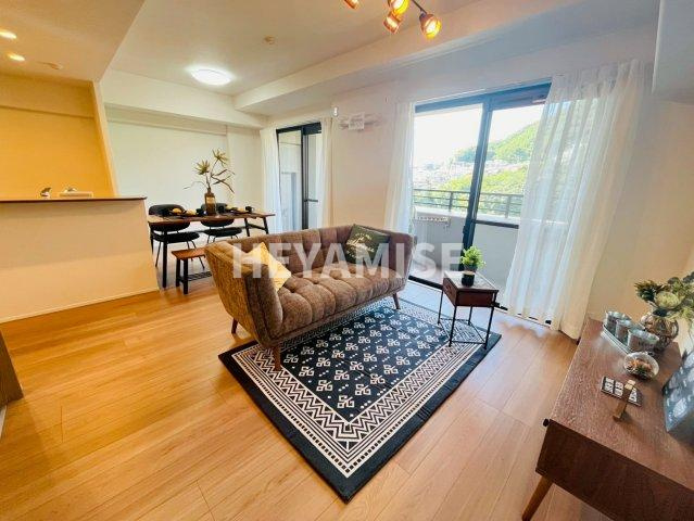 サーパス滑石の居間・リビング