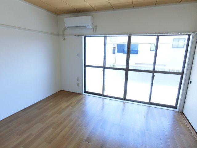 コーポハピネスの居間・リビング