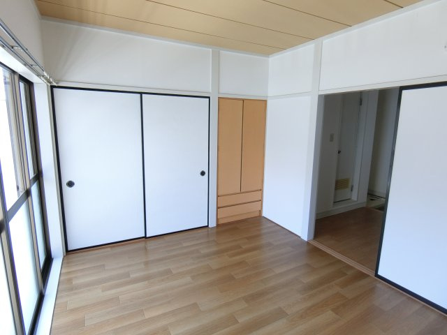 コーポハピネスの洋室