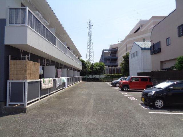 コーポハピネスの駐車場