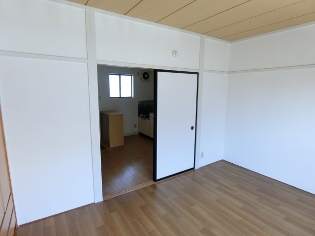 コーポハピネスの洋室