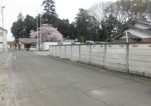 【土地】坂戸市小沼建築条件無し売地の前面道路含む現地写真|前面道路含む現地写真です
