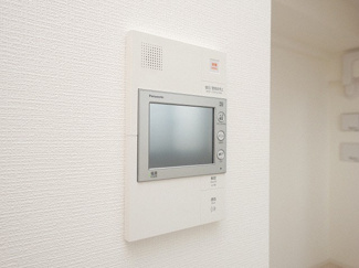 【セキュリティ】 | エスリード弁天町クレール | モニター付きインターホンです
