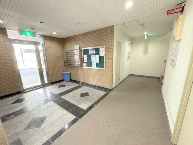 サンライズハイツ2号館のロビー