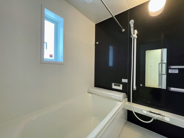 クレイドルガーデンうるま市天願 第２・3号棟の浴室|浴室換気暖房乾燥機付きユニットバス