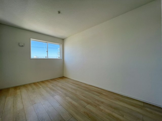 クレイドルガーデンうるま市天願 第２・3号棟の洋室|２階主寝室7.5帖