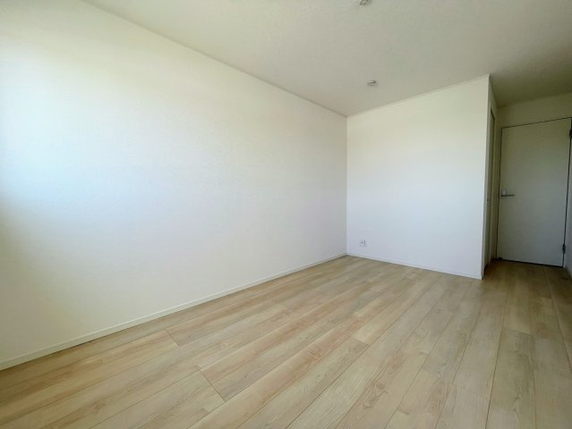 クレイドルガーデンうるま市天願 第２・3号棟の洋室|２階主寝室7.5帖+ウォークインクローゼット1.5帖