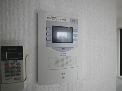 【セキュリティ】 | S-RESIDENCE西長堀 | モニター付きインターフォンです