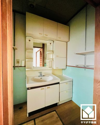 伏見区横大路松林の独立洗面台