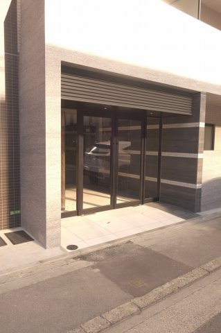 TRADIS文京江戸川橋のエントランス