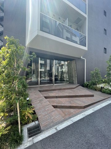 CAVE YUSHIMAのエントランス