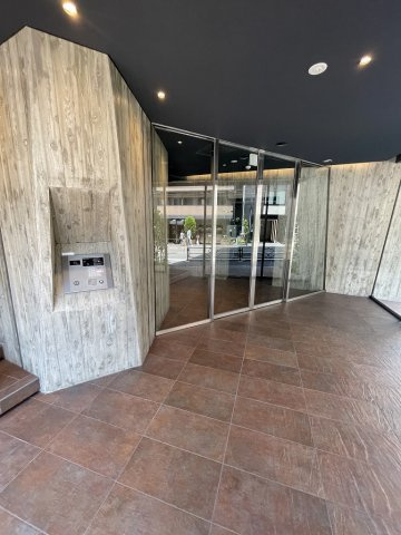 CAVE YUSHIMAのエントランス