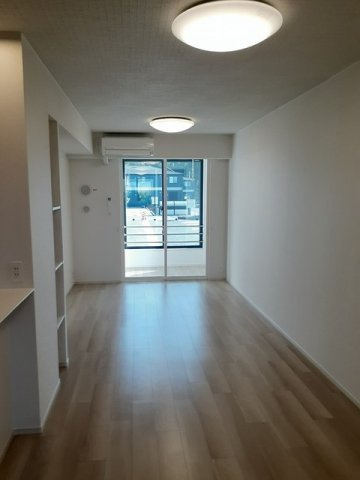 レガリアⅡの居間・リビング