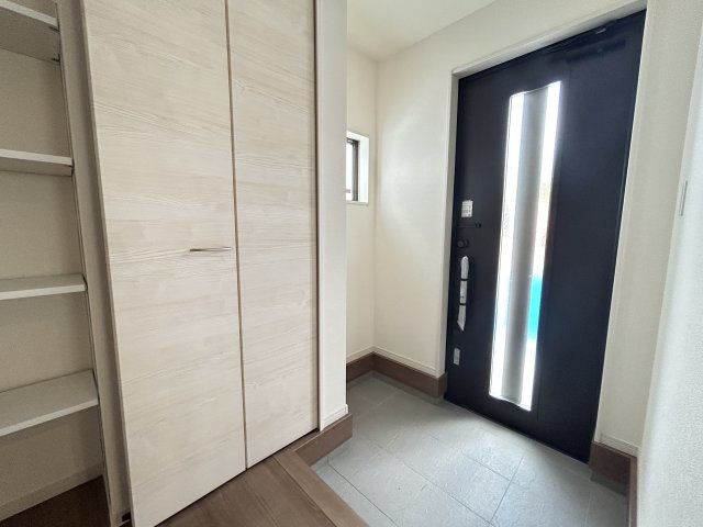 LG沖縄市南桃原　3号棟　＼☆ご成約時５０万円キャッシュバック☆／の玄関