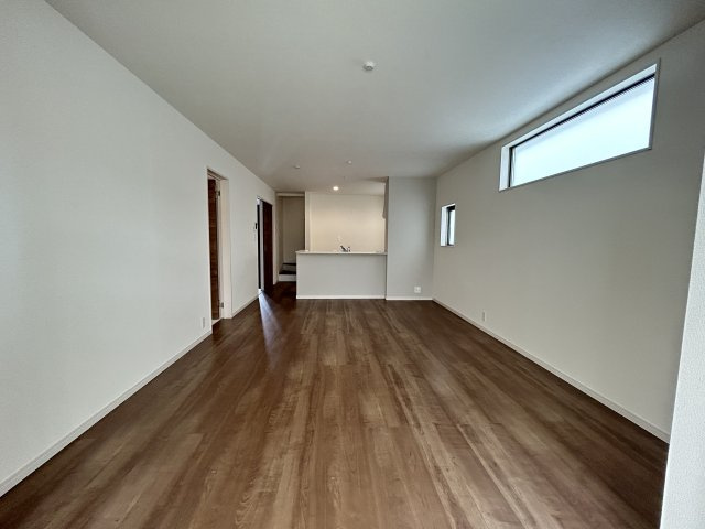 LG沖縄市南桃原　3号棟　＼☆ご成約時５０万円キャッシュバック☆／の居間・リビング