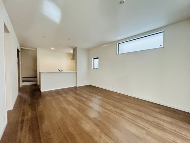 LG沖縄市南桃原　3号棟　＼☆ご成約時５０万円キャッシュバック☆／の居間・リビング