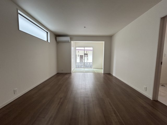 LG沖縄市南桃原　3号棟　＼☆ご成約時５０万円キャッシュバック☆／の居間・リビング