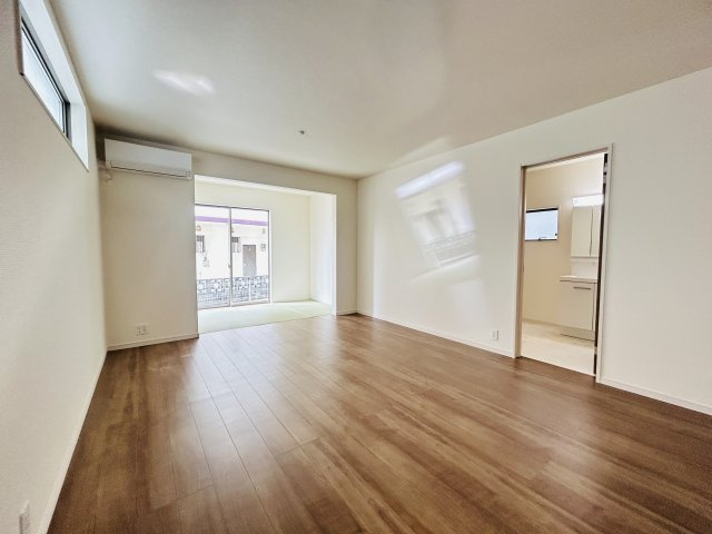 LG沖縄市南桃原　3号棟　＼☆ご成約時５０万円キャッシュバック☆／の居間・リビング