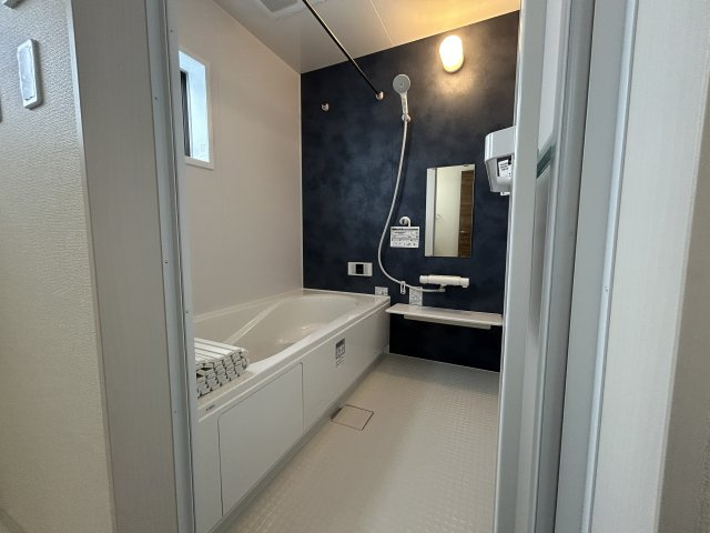 LG沖縄市南桃原　2号棟　＼☆ご成約時５０万円キャッシュバック☆／の浴室