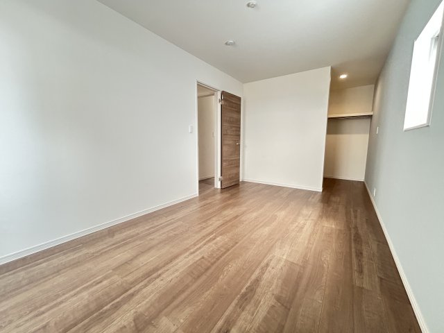 LG沖縄市南桃原　2号棟　＼☆ご成約時５０万円キャッシュバック☆／の洋室