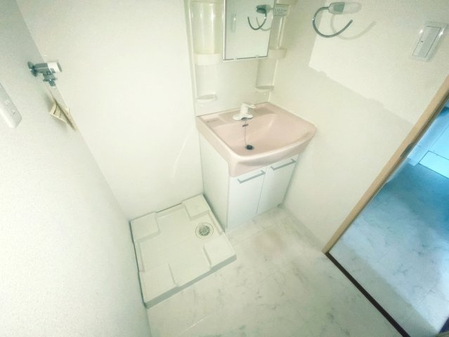 リーガルコート山本駅前の洗面所|脱衣スペースもあります
