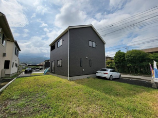 【外観】 | 道路からは見え辛いプライバシー性が高いお庭です。