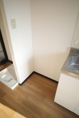 【キッチン】 | にふてぃはうす89 | 冷蔵庫はキッチン横に。